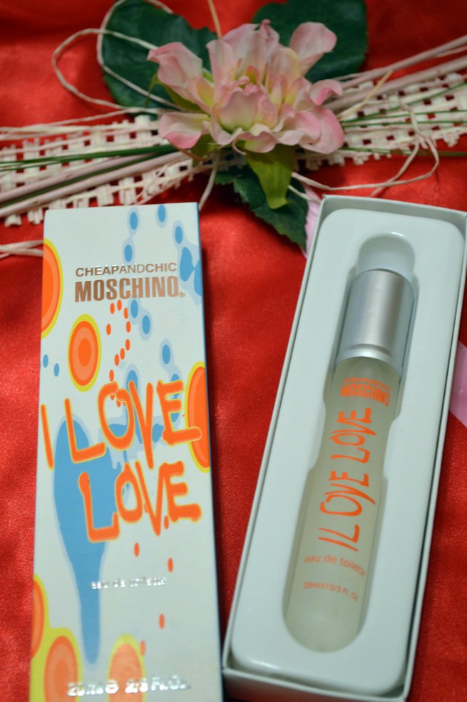 Cheap & Chic I Love Love Moschino 